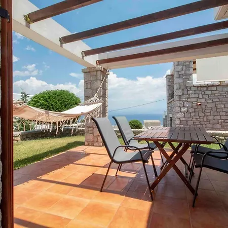Laconian Collection # Malvazios Villas # Hébergement de vacances Mavrovoúnion